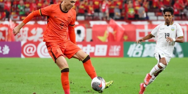 拜合拉木为何2场3球？拼出来的机会，媒体人盛赞：不怯场不装大牌