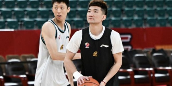 九游体育官网-背水一战迎来复出？孙铭徽现身浙江广厦G2赛前踩场训练