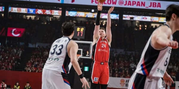 九游体育平台-世预赛-日本男篮力克韩国稳居小组第一 霍金森24+7李贤重28+11