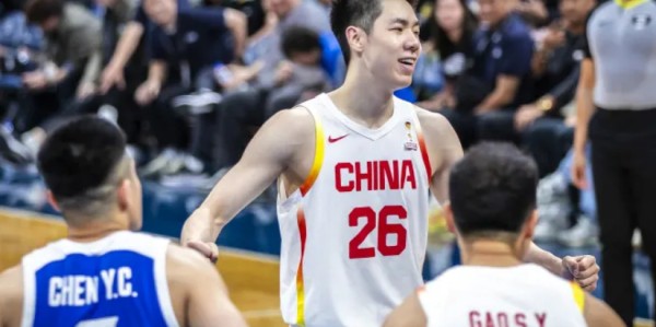 九游体育官网-报平安！朱俊龙末节受伤下场 赛后：伤病没事不用做核磁共振